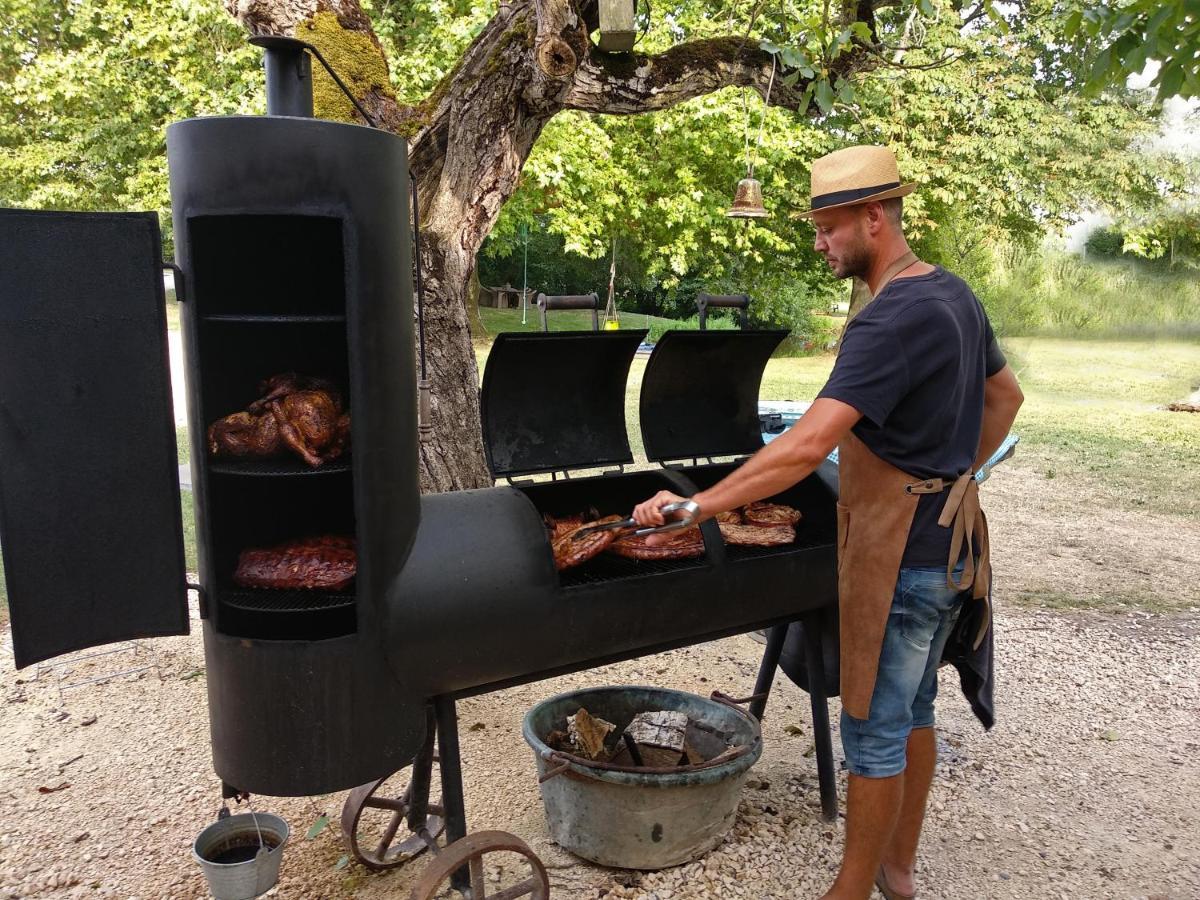 Domaine Ramonjavel, Glamping & Alpaca'S Bed and Breakfast Fongrave Exteriör bild